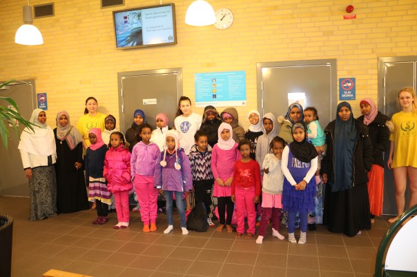 Somaliska Freds på Rosengårdsbadet med Malmö simsällskap